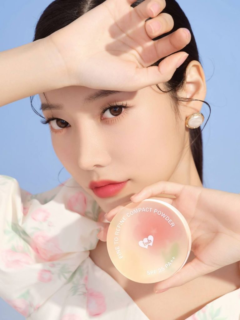 Compact powder barenbliss memberikan kesan natural dan elegan pada wajah