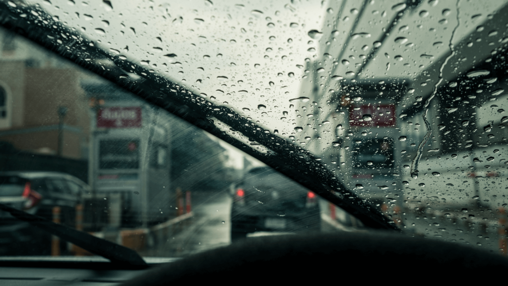 tips merawat mobil saat musim hujan